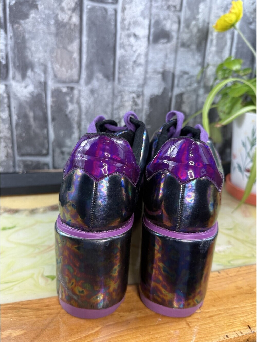 YRU Lala Alien Women’s Purple/Black Low Top Lace-Up Platform Metallic Sneakers - Picture 5 of 10